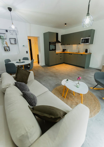Deze onlangs gerenoveerde Appartement heeft een unieke stijl en is ingericht om   Moderne Appartement in hartje Brussel ! Entire condo vacation rental 666729915962147020