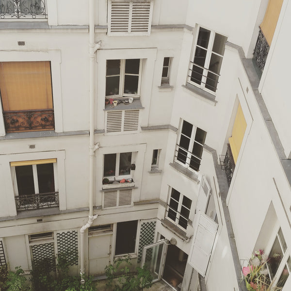 It's a flat at 50 steps to the Père Lachaise! <br />Bed king size.  All the item Paris, France Flat close to the Père Lachaise Entire rental unit vacation rental 6330969