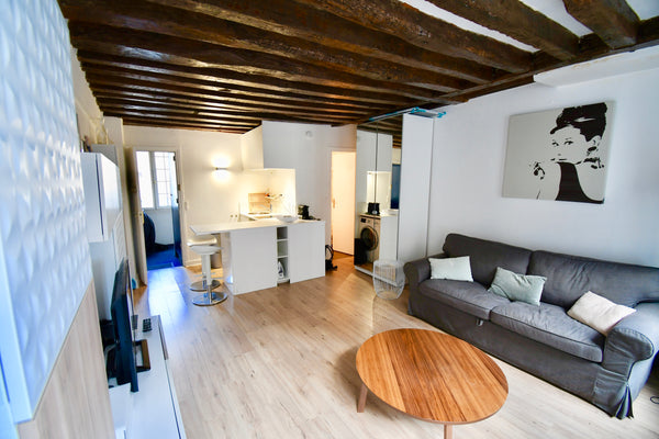 Cet appartement est proche de Musée du Louvre et Rue Montorgueil . Vous profiter Saint-Germain-en-Laye, France Studio cosy vue de rêve cœur Paris Entire rental unit vacation rental 13898885