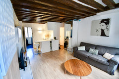 Cet appartement est proche de Musée du Louvre et Rue Montorgueil . Vous profiter Saint-Germain-en-Laye, France Studio cosy vue de rêve cœur Paris Entire rental unit vacation rental 13898885