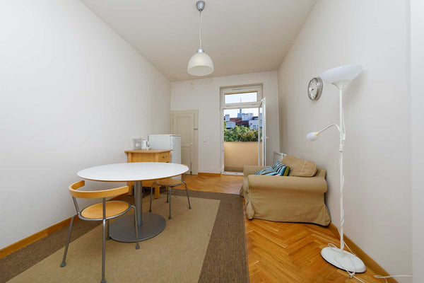 Spacious private apartment in calm great location. Apartment includes fridge. Lo Prague, Czechia Jiriho z Podebrad I. Entire rental unit vacation rental 628098447387443698
