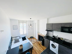 Situé à proximité du métro Montplaisir et de l'Université Lumière.<br />Studio,  Lyon, France ✨NID DOUILLET CHIC UNIVERSITÉS Entire rental unit vacation rental 668868316970518659