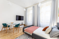 We would like to invite you in our apartment at Legerova street, only 10 min wal  Bright aparment close to Wenceslas square Entire rental unit vacation rental 52769220