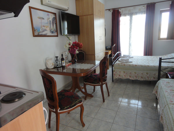 30sqm  room with kitchenette a/c tv satellite wifi  <br />2 minutes walk to the  Chania, Greece Villa Elizea -Rose Room-No.2 Private room in rental unit vacation rental 50870602