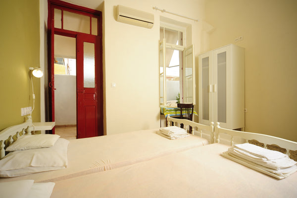 We offer an inside view of the old town of Rethymno !<br />Our place is located  Rethimnon, Greece RETHYMNO APARTMENT NO7 Private room in condo vacation rental 29526442