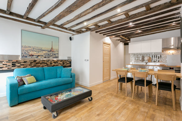 in a 1830's building, visible beams,430ft2<br />1 Bedroom on the backyard, Kitch Paris, France 1Bedroom with AC 10min from the Eiffel Tower Entire rental unit vacation rental 9194001