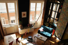 Venez vivre le temps d'un séjour , la vie croix roussienne. Au départ du parcour Lyon, France Croix rousse / Chambre au calme avec espace bureau Private room in rental unit vacation rental 38751572