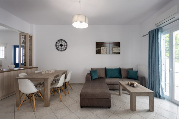 A newly renovated apartment in Parikia, the island capital is ready to offer com Paros, Greece Parian Charming 3bedroom Home Entire rental unit vacation rental 610841178794340769