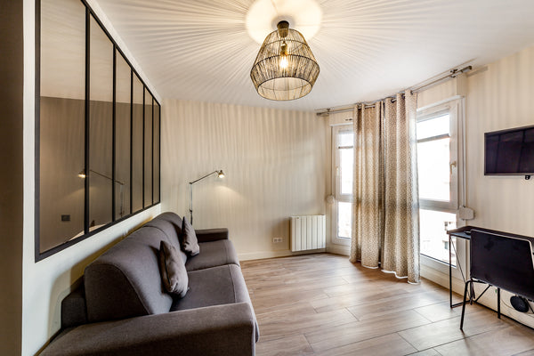 Beautiful T1bis completely renovated in 2021. The apartment is equipped for a ma  Completely renovated near Part-Dieu Entire rental unit vacation rental 54043096