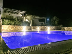 Among the streets, next to the churches, behind the freshly painted shutters, th Mikonos, Greece Cosy Villa in Ornos close to the beach Entire villa vacation rental 3001832