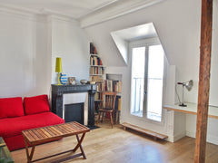 Superb colourful and friendly apartment. Thanks to its layout you will have spac Paris, France Very Nice Apartment Between Pigalle And Montmartre Entire rental unit vacation rental 19464462