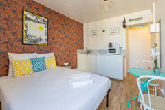 My accommodation is located in the heart of the 8th arrondissement and has a dir  Champs Elysées - Ponthieu 67: cosy apt for 2 Entire rental unit vacation rental 20048668