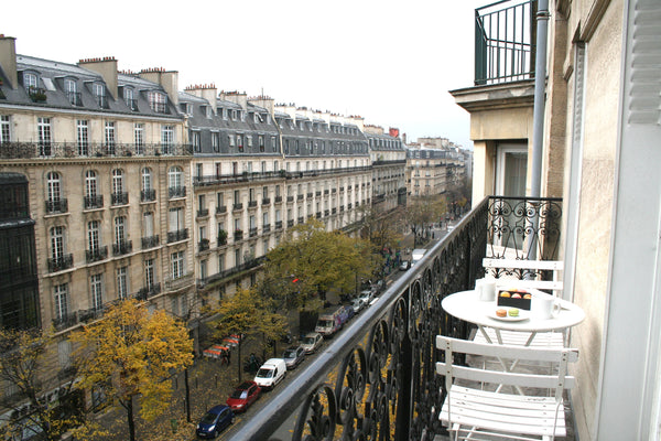 Bright, modern, central apartment with balcony in 11th - St Maur/Oberkampf.<br / Avignon, France Republique/Marais w/ balcony 11th Entire rental unit vacation rental 2835139