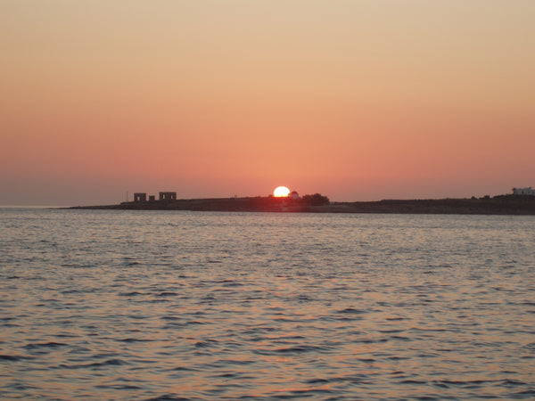 A simple but very clean studio in a quiet area close to the centre (10min walkin Greece PAROS APARTMENT MELAS Entire rental unit vacation rental 19380666