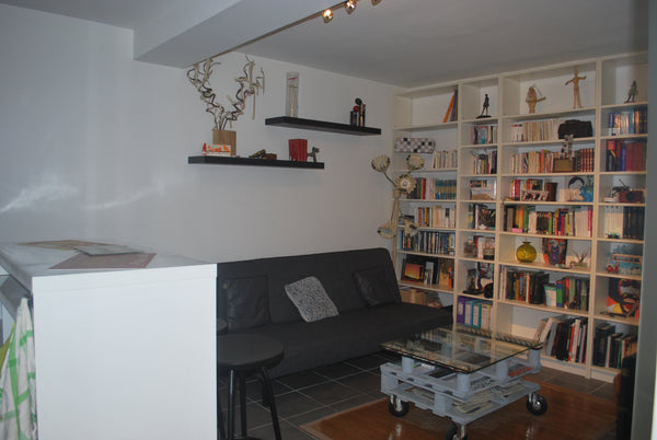 Cet appartement est calme. Il est situé au fond d'une cours, ce qui permet de se Paris, France Charmant appartement dans Paris Entire rental unit vacation rental 8334370