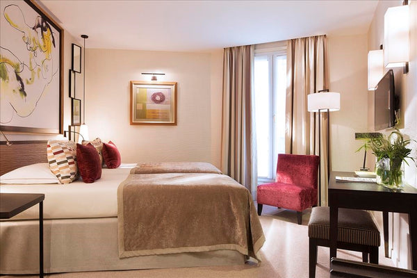 L’espace Famille se compose de deux chambres contiguës avec accès privatif pour  Paris, France Espace famille pour 4 personnes Room in boutique hotel vacation rental 28595642