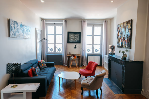 Appartement en centre ville, pouvant accueillir  4 personnes, très calme, lumine  Gambetta et Berges du Rhône Entire rental unit vacation rental 23445601