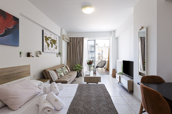The central studio is ideally located just one minute from the beach and also ne Greece Central & Quiet Studio (1min. from the beach) Entire rental unit vacation rental 31903004