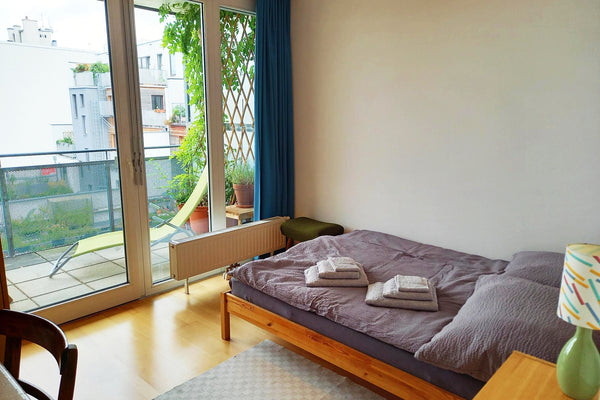 Vienna waits for you!<br />Be it a city trip or a longer stay, I am happy to sha Vienna, Austria Bright and quiet room with balcony Private room in condo vacation rental 595703959871903651