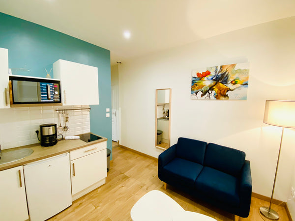 Idéalement placé, il se situe à quelques minutes de la gare de part dieu et son  Lyon, France ⚡️NID DOUILLET CHIC PROCHE PART DIEU Entire rental unit vacation rental 50196187
