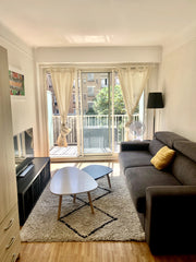 Located in a private quiet flowered and recent residence, this cosy apartment is Paris, France Lovely apartment in Paris - Trocadéro Entire rental unit vacation rental 9765137