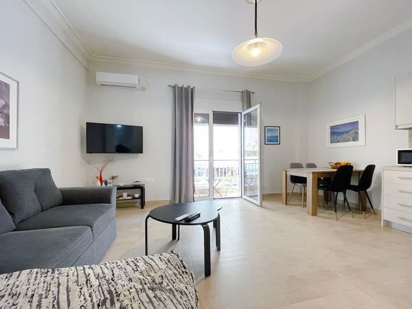 Welcome to SOKOS Residence,<br /><br />a fully-renovated and fully-furnished apa GR SOKOS Residence, 3' walk from Syngrou-Fix Metro Entire condo vacation rental 51486904