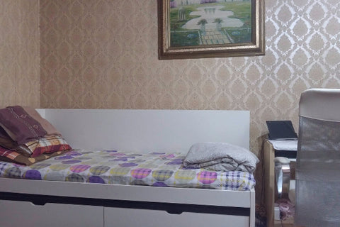 I present a shared room in a pleasant location. The toilet and kitchen are share Vienna, Austria Nice room in a quiet and well connected location Shared room in rental unit vacation rental 7147459