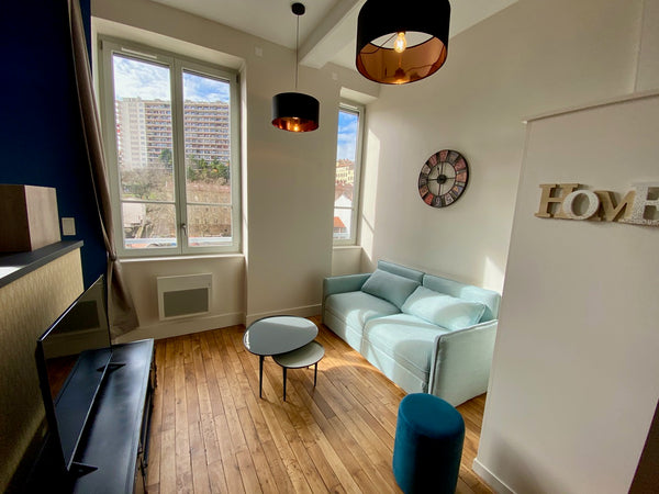 You will spend a pleasant stay in my newly renovated apartment in Caluire-et-Cui Lyon, France Apartment T3 renovated, near Lyon Entire rental unit vacation rental 48309579