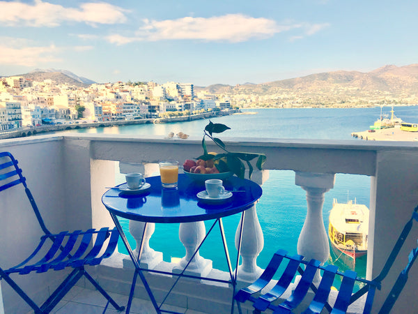 L’appartamento Cezanakis si trova sul lungomare di Agios Nikolaos, una stupenda   Cezanakis Apartment Limani Entire rental unit vacation rental 42696324