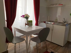 Cozy apartment flat in the very central part of Vienna, just next to Viennese Do  LET YOUR DREAMS COME TRUE IN THE CENTER OF VIE (5) Entire rental unit vacation rental 44247114
