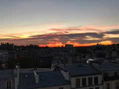 Studio chaleureux idéalement situé au pied des Buttes Chaumont et à proximité du  Studio avec vue au pied des Buttes-Chaumont. Entire rental unit vacation rental 30124370