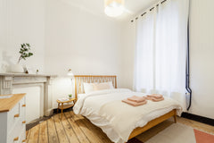 Beautiful bedroom in a typical and entirely renovated town house from 1886 which Brussels, Belgium 🖤 Old house from 1886 | Heart of Brussels city Private room in townhouse vacation rental 39519650