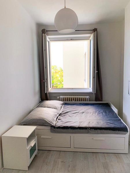 The cosy apartment is is 1-2 minute walk from tram station – 10-12 minutes by tr  Sunlit apartment close to Prague castle Entire condo vacation rental 611594599802732131