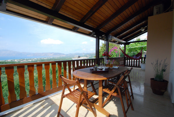 Yolanda's House is an apartment with a fantastic view on Kissamos Bay. Set in Ka Athens, Greece Yolanda's House Entire rental unit vacation rental 19420739