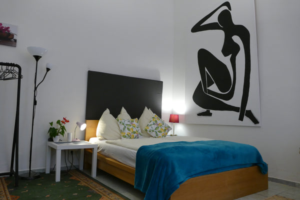 Studio apartment in courtyard;  quiet location in the middle of the 