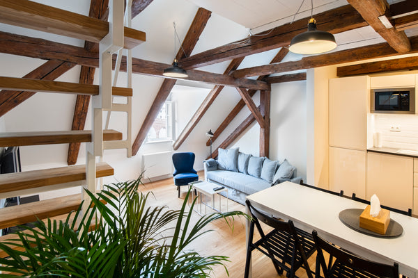 Wonderful  newly refurbished loft at Florence metro station, few minutes walk fr Prague, Czechia NEW Loft in Centre with A/C & NETFLIX Entire rental unit vacation rental 47838952