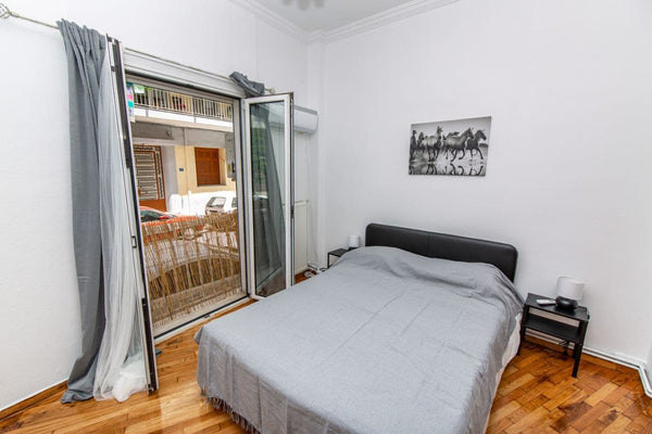 Comfortable studio apartment located on a calm street within five minutes walk f GR Studio apartment close to center and N. Kosmos Entire condo vacation rental 50969919