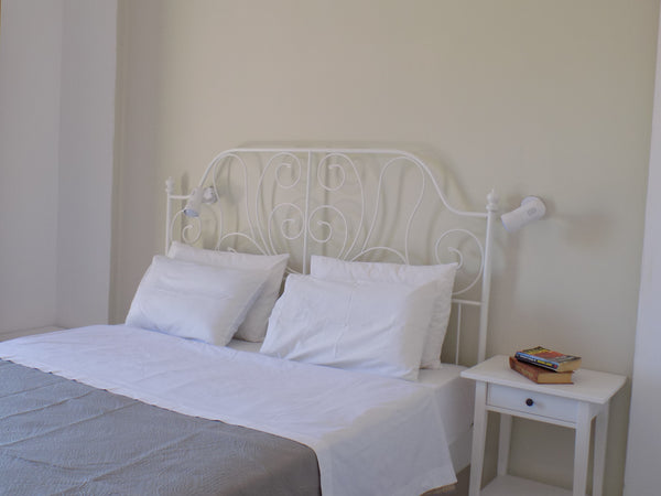 Situated 70m from Ligaria beach, a bright apartment for 3-4 guests, with cooking Heraklion, Greece Apartment 70m from beach: sea, privacy & quiet Entire rental unit vacation rental 24802274