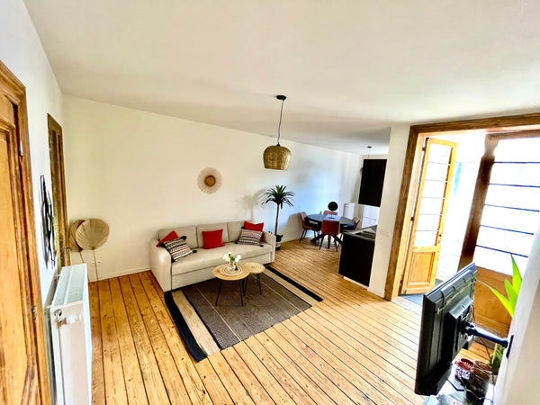 Deze centraal gelegen accommodatie is smaakvol ingericht met 2 slaapkamers, 2 tw Antwerp, Belgium Sweet Cheeks Boho 🌴 Entire condo vacation rental 662219476050749840