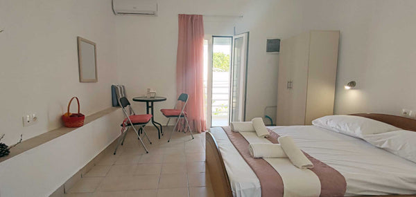 Comfortable studio in the heart of Matala. Located in the center you are close t  Platia Studios Pano, in the heart of Matala Entire vacation home vacation rental 630186013129207556