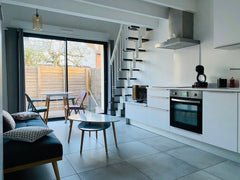 Au coeur du quartier Saint augustin, à proximité du CHU de Bordeaux, maison en d Bordeaux, France Maison avec terrasse à Bordeaux Saint Augustin Entire home vacation rental 24818906