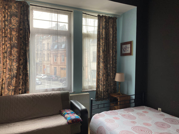 Grande chambre privée dans un appartement situé à 200m de la station de métro os Brussels, Belgium chambre à Bruxelles Private room in rental unit vacation rental 19890206