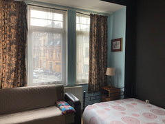 Grande chambre privée dans un appartement situé à 200m de la station de métro os Brussels, Belgium chambre à Bruxelles Private room in rental unit vacation rental 19890206