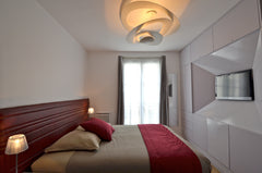 Nice two bedrooms apartment, 60sqm on 2nd floor with lift, completely renovated  Paris, France Maitre Fontaine, 2BR/1BA, 6 guests Entire rental unit vacation rental 1553327