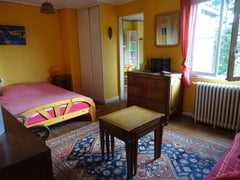 Maison de ville, centre de Bordeaux, proche tram(400 m) direct de la gare, près  Bordeaux, France maison de ville centre Bordeux Entire home vacation rental 43695614