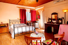 Spacious and sunny room with nice view and king size double bed with warm atmosp Athens, Greece ΙΔΙΩΤΙΚΟ ΔΩΜΑΤΙΟ ΣΤΗΝ ΑΘΗΝΑ Private room in rental unit vacation rental 9073342