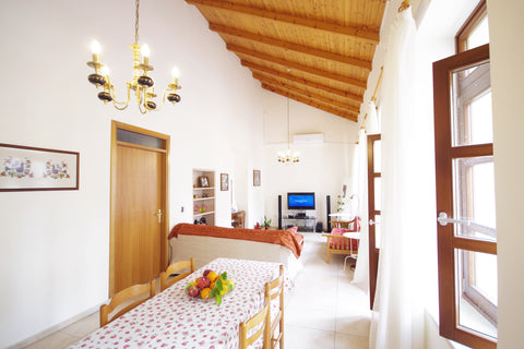 A charming two-storey home (150m² / 1600 sq. ft) in the heart of Rethymno’s hist Rethimnon, Greece Old Town Home with Roof Terrace, Near Beach Entire home vacation rental 1735430