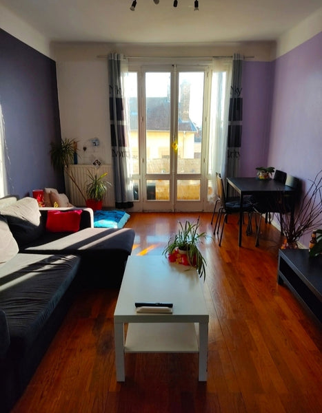 Chambre privée de 12m2 dans un Appartement  de 72 m²<br />Vous dormirez dans un  Lyon, France Chambre privée au cœur de la Croix-Rousse Private room in rental unit vacation rental 28407210
