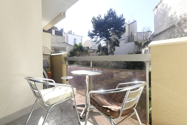 Spacious and charming ap/ near Montparnasse station<br />- 6min from the Montpar Paris, France Lovely ap + terrace/ Montparnasse Entire rental unit vacation rental 11078678