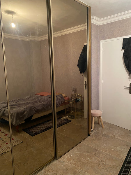 Ce logement paisible offre un séjour détente pour toute la famille.<br /><br />< Lyon, France Superbe appartement en résidence avec jacuzzi Entire condo vacation rental 53699344